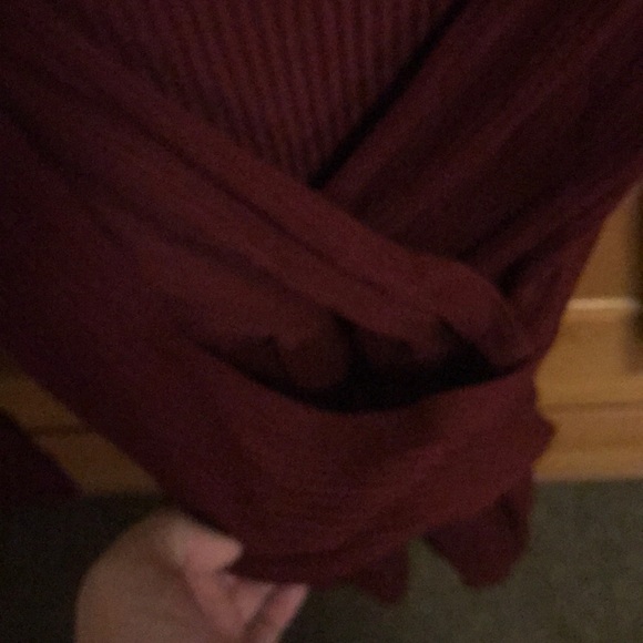 Forever 21 Maroon colored long sleeve dress - Picture 3 of 8